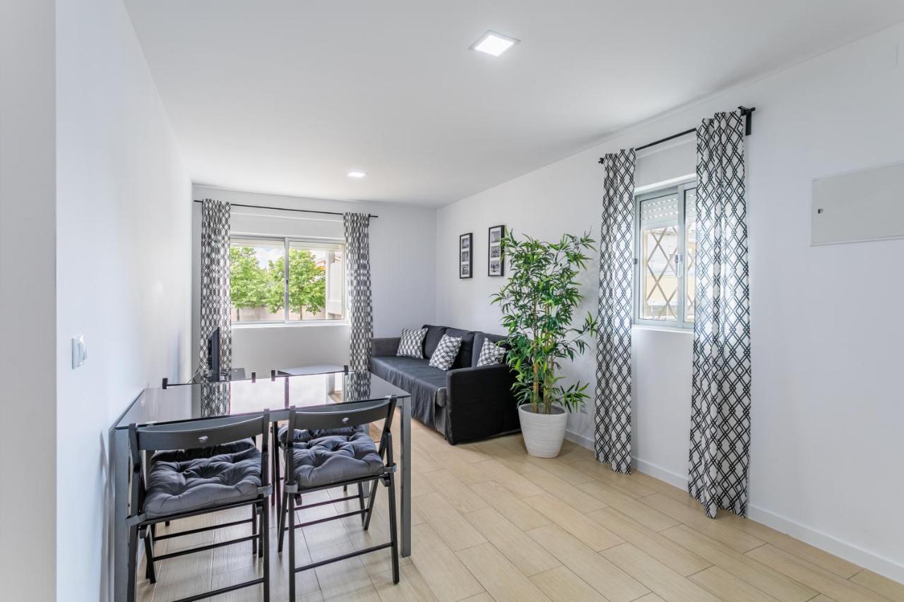 דירות ליסבון House Black & White מראה חיצוני תמונה